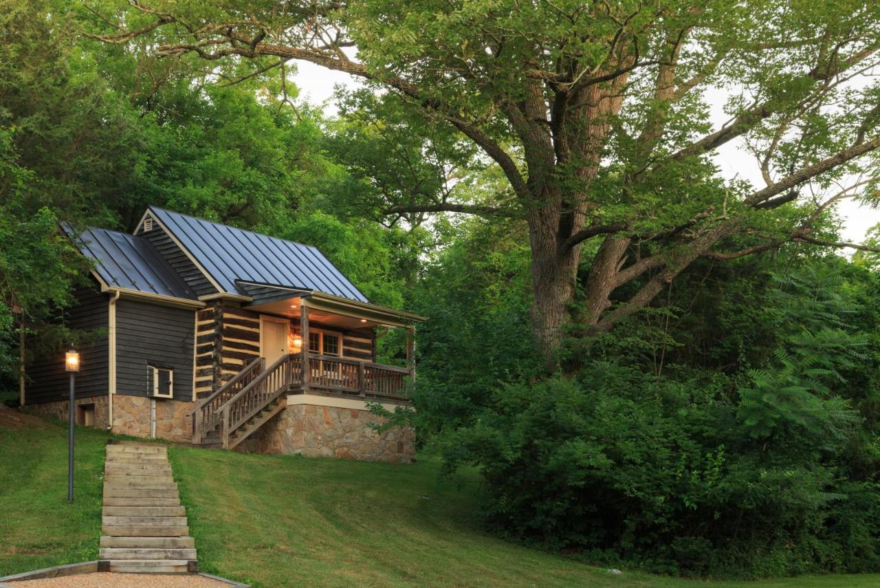 Inn And Cabins At Vaucluse Spring Stephens City Exteriör bild